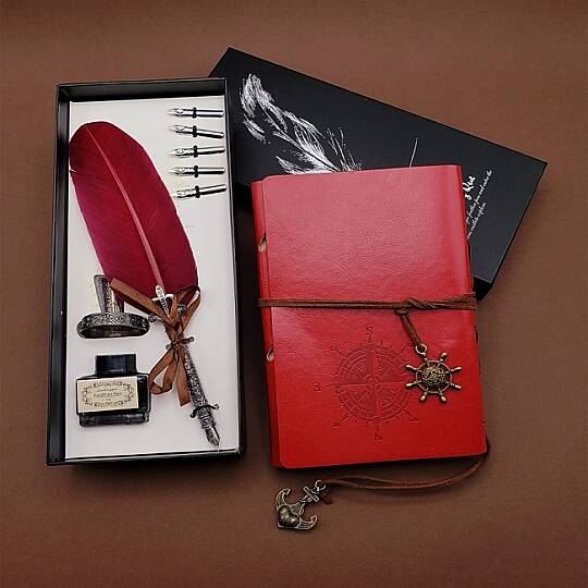 DERİ DEFTER & TÜYLÜ DİVİT KALEM SETİ, KIRMIZI