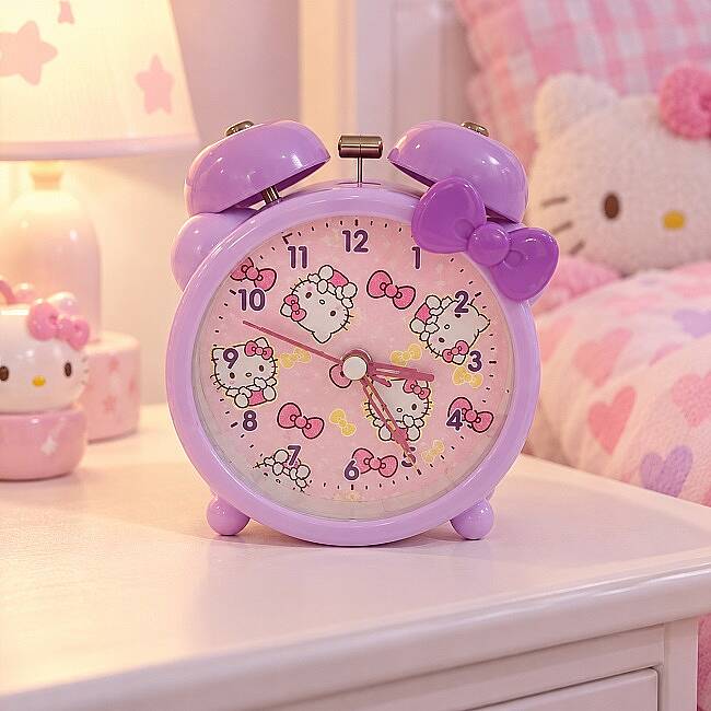 HELLO KITTY, ÇOCUK ÇALAR MASA SAATİ - 1