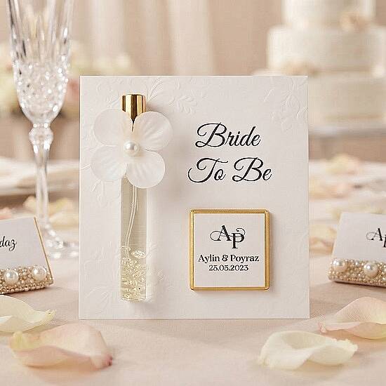 KİŞİYE ÖZEL ''BRIDE TO BE'' ÇİKOLATA UZUN CAM ŞİŞE KOLONYA